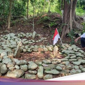 Sekelumit Cerita Urban Hingga Situs Gajah Barong Ciamis