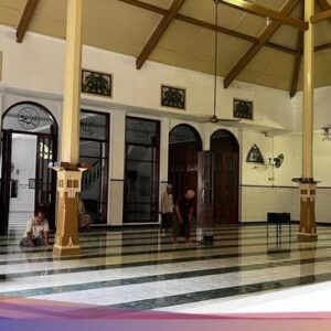 Cerita Sabung Ayam Di Balik Pendirian Masjid Jamik Peneleh Surabaya