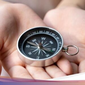 Kalender Jawa Minggu Pahing 5 Januari 2025: Jangan Pergi Hingga Selatan!