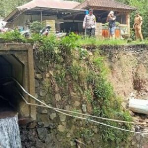 Perbekel Ambengan Pertanyakan Penanganan Jalan Rusak Di Destinasi Wisata