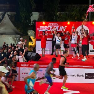 Ribuan Peserta Bersama Puluhan Bangsa Ikuti AirAsia RedRun 2025 Hingga Nusa Dua