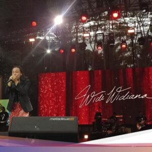 Pertunjukan Musik Widi Widiana Meriahkan Ulang Tahun Pertama Sanga Sanga