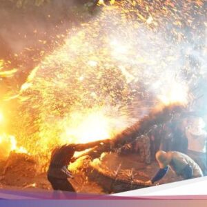 Merasakan ‘Panasnya’ Kebiasaan Pertempuran Obor Di Jepara