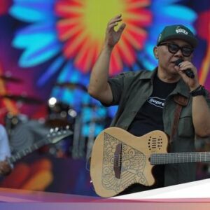 7 Lagu Populer Doel Sumbang Selain Rindu Aku Rindu Kamu Beserta Liriknya
