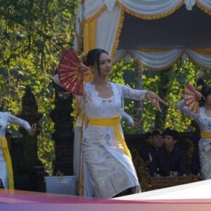 Rejang Playon Buka Perayaan Seni Kekayaan Budaya Dunia Sebatu Kala Patra 2025