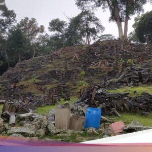 Mitos yang Memeluk Gunung Padang Cianjur dan Ciwidey