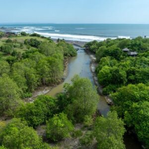 Nuanu Jamin Perlindungan Jangka Panjang Ekosistem Pesisir Tabanan