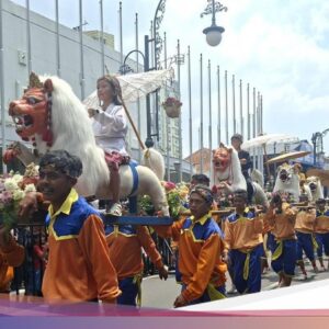 Kuda Renggong hingga Sisingaan Guncang Asia Africa Perayaan Seni 2025