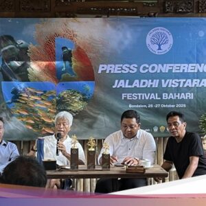 Perayaan Seni Bahari Bali Utara Tenggelamkan Puluhan Stupa dan Patung Buddha