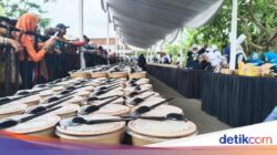 2.417 Porsi Ketupat Tanjung Khas Tasikmalaya Pecahkan Catatan MURI