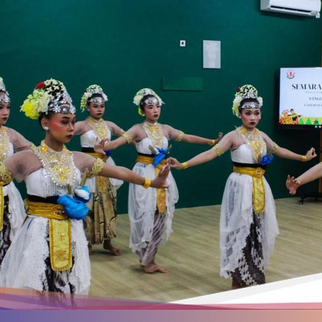 Di Tari Tradisional Karena Itu Oase Karyaseni dan Kekayaan Budaya Dunia Ke Cimahi