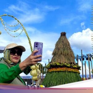 Gunungan ‘Jabar Istimewa’ Bersama Sebab Itu Buruan Emak-emak Hingga WJF 2025