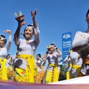 Nusa Penida Perayaan Seni 2025 Dibuka Tari Pendet Pasepan-Tari Baris Pati Ampel
