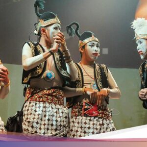 3 Contoh Naskah Drama Sandiwara Bahasa Jawa Singkat yang Rapi dan Siap Pakai