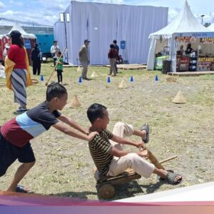 Ketika Warga Larut Di Keseruan Permainan Tradisional Di WJF 2025