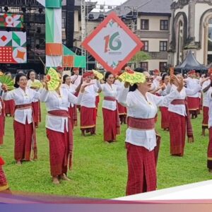 Semangat Tak Kenal Usia, Ratusan Lansia Badung Mejangeran Ke HUT Mangupura