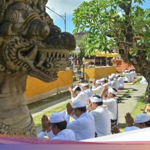 Daftar Hari Suci Hindu Di November 2025, Ada Galungan dan Kuningan
