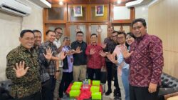 Klungkung Cari Referensi Konversi Digital Retribusi Perjalanan Ke Luarnegeri Monas