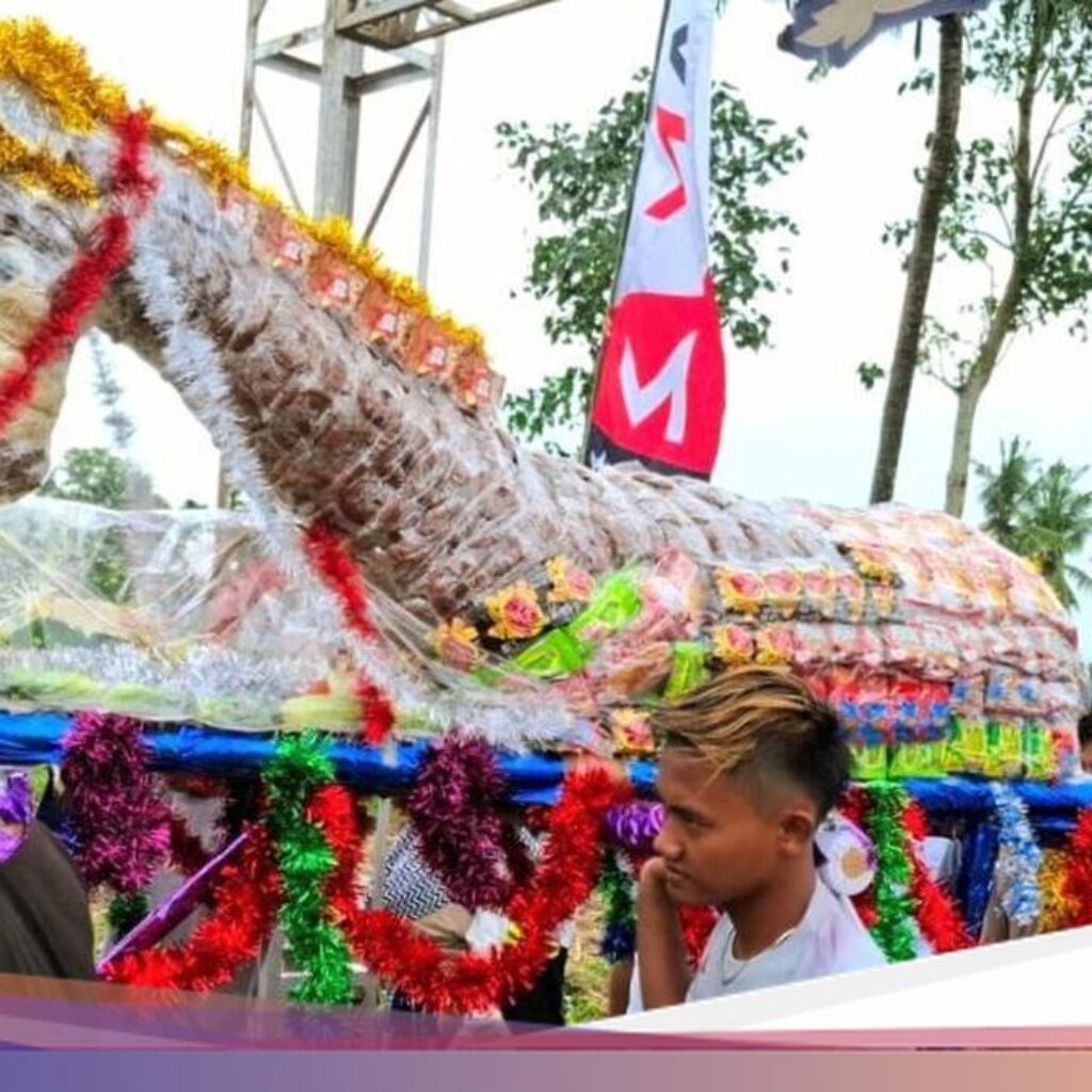 Perayaan Seni Kadhisah, Tumpeng Kue Cucur Sambut Ramadan Ke Bondowoso