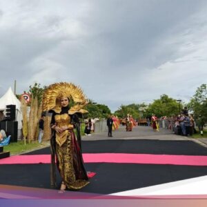 Ribuan Gadis Lombok Meriahkan Karnaval Sambut Bau Nyale 2026