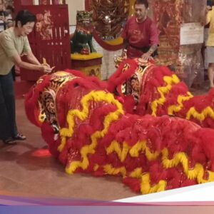 Atraksi Barongsai Meriahkan Imlek Ke Kelenteng Tjoe Tik Kiong Tulungagung