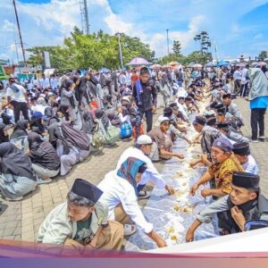 10 Kebiasaan Unik Jawa Barat Sambut Ramadan, Di Munggahan hingga Nyekar