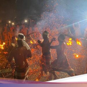 Magisnya Kebiasaan Pertempuran Api Ke Desa Adat Duda