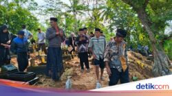 Melihat Kearifan Lokal Ziarah Kubur Massal ala Warga Wonoanti Pacitan