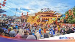 Harmoni Cap Go Meh Di Ciamis, Barongsai Hibur Warga yang Berpuasa