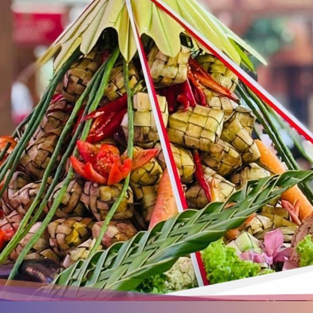 Khidmatnya Kirab Ketupat Coklat Ke Blitar, Pengunjung Tak Perlu Berebut