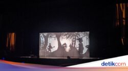 Legenda Lutung Kasarung Bersinar Di Pertunjukan Teater Bayangan