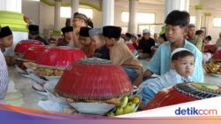 Kearifan Lokal Unik Lebaran Topat Anak-anak Ke Lombok Timur