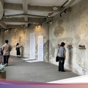 Merekam Peristiwa Dago Elos Melewati Pameran Foto Analog