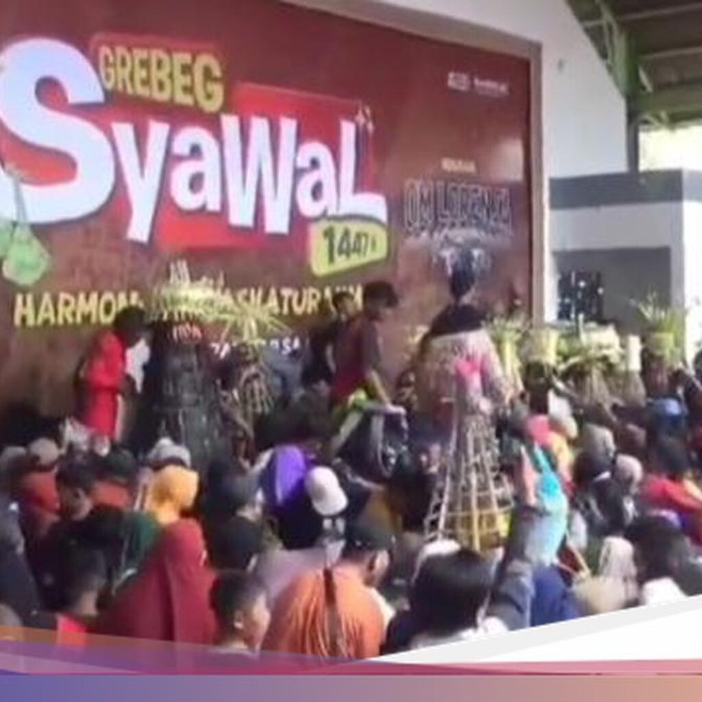Syawalan Sidugoro Klaten, 18 Gunungan Ketupat Ludes Diserbu Warga