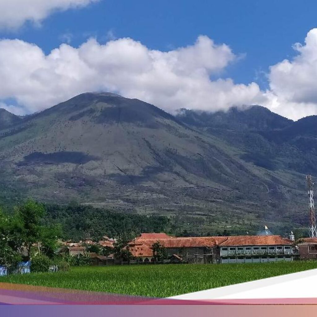 Mengenal Guriang, Sosok Di Balik Mitos Hantu Gunung Guntur Garut