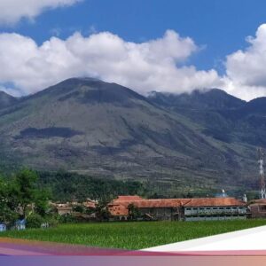 Mengenal Guriang, Sosok Di Balik Mitos Hantu Gunung Guntur Garut