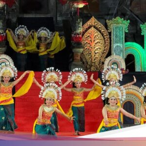 Janger Tegal Suci Tampil Memukau Ke Balai Adat Istiadat Dunia Gianyar