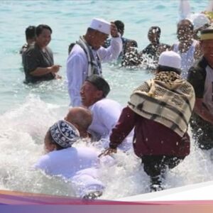 Rebo Bontong, Ritual Mandi Massal Suku Sasak Untuk Tolak Bala