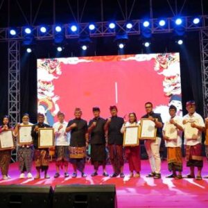 Buka Singa Kren Perayaan Seni 2026, Bupati Sutjidra Dorong Pembangunan Berbasis Kelompok