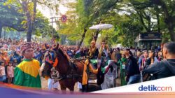 Warga Salfok ‘Kuda Efisiensi’ Di Kirab Nelayan Palabuhanratu