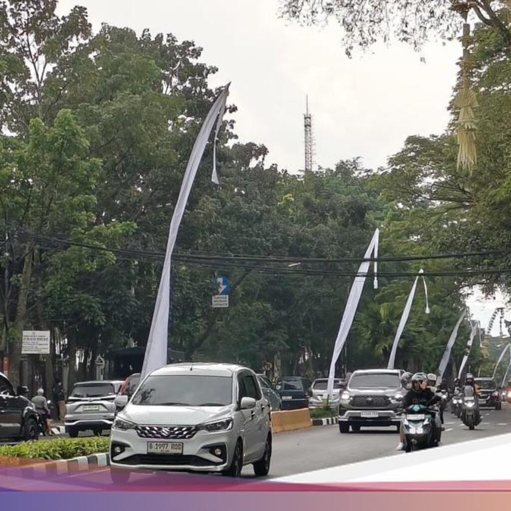 Suasana Jalan Diponegoro Jelang Kirab Kearifan Lokal Dunia Milangkala Tatar Sunda