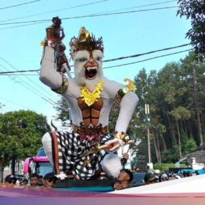 Meriahnya Grebeg Suro Gunung Tidar Magelang, Ada Ogoh-ogoh Hanoman