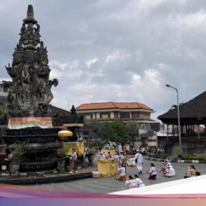Khusyuk Kuningan Ke Titik Nol Klungkung, Umat Hindu Padati Catus Pata