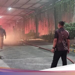 Kebakaran Kendaraan Pribadi Ke Apartemen Ditengah Kota Surabaya Dipastikan Padam