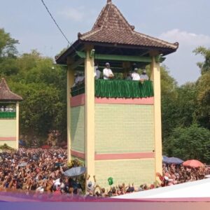 65 Ribu Kue Apem Disebar Di Puncak Yaaqawiyyu Klaten