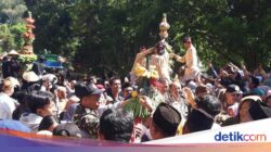 Meriahnya Kebiasaan Buka Luwur Ke Makam Pantaran Boyolali
