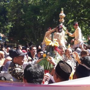 Meriahnya Kebiasaan Buka Luwur Ke Makam Pantaran Boyolali