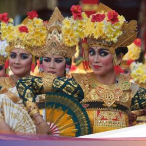 Pergelaran Semar Pagulingan hingga Drama Gong