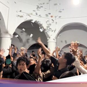 Menengok Kearifan Lokal Maulidan Lempar Uang Ke Masjid Wakaf Jamsaren Kota Kediri