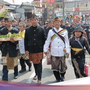 Ribuan Warga Tengger Tutup Rangkaian Hari Raya Karo Bersama Nyadran
